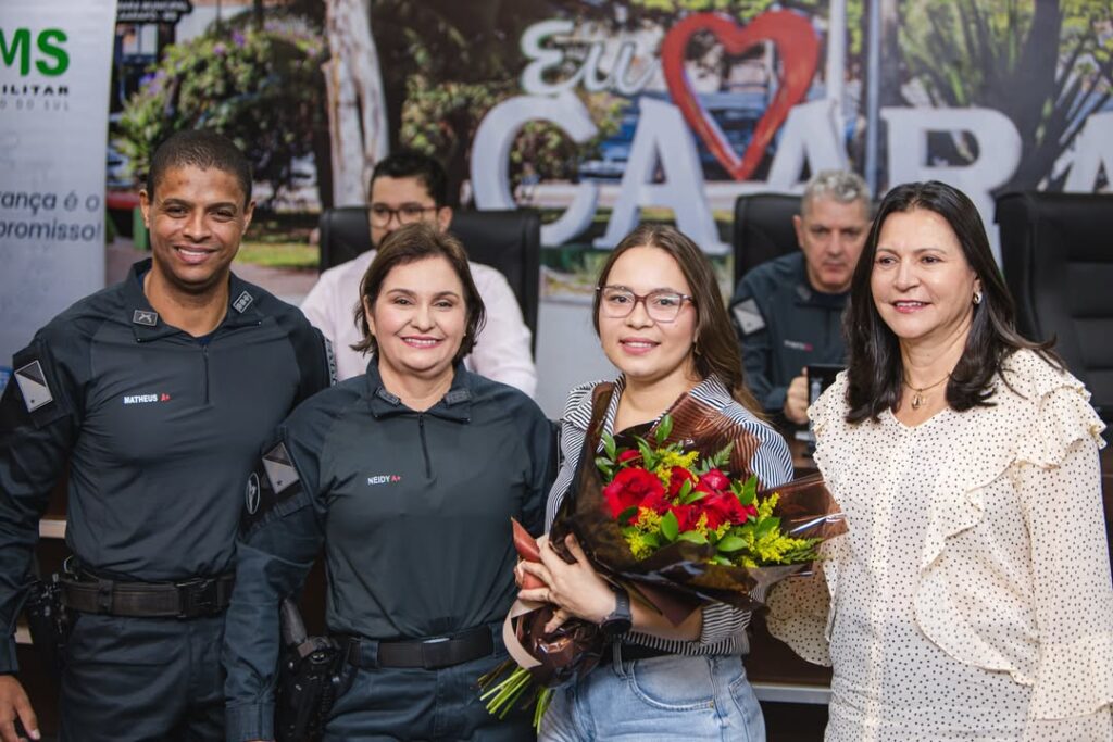 Prefeita de Caarapó participa de cerimônia de troca de comando da Polícia Militar Prefeita de Caarapó participa de cerimônia de troca de comando da Polícia Militar