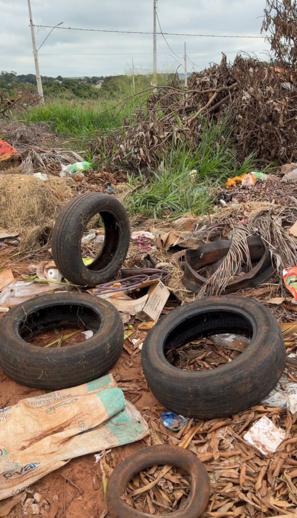 Caarapó: Nado Tozzi fiscaliza descarte irregular de lixo no Jardim dos Ipês e cobra providências