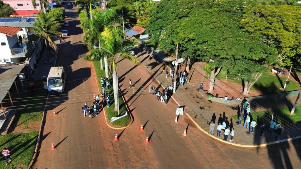 Alunos da Escola Dr. Mitsuro Saito realizam ação alusiva à Semana do Meio Ambiente em Paranhos Alunos da Escola Dr. Mitsuro Saito realizam ação alusiva à Semana do Meio Ambiente em Paranhos