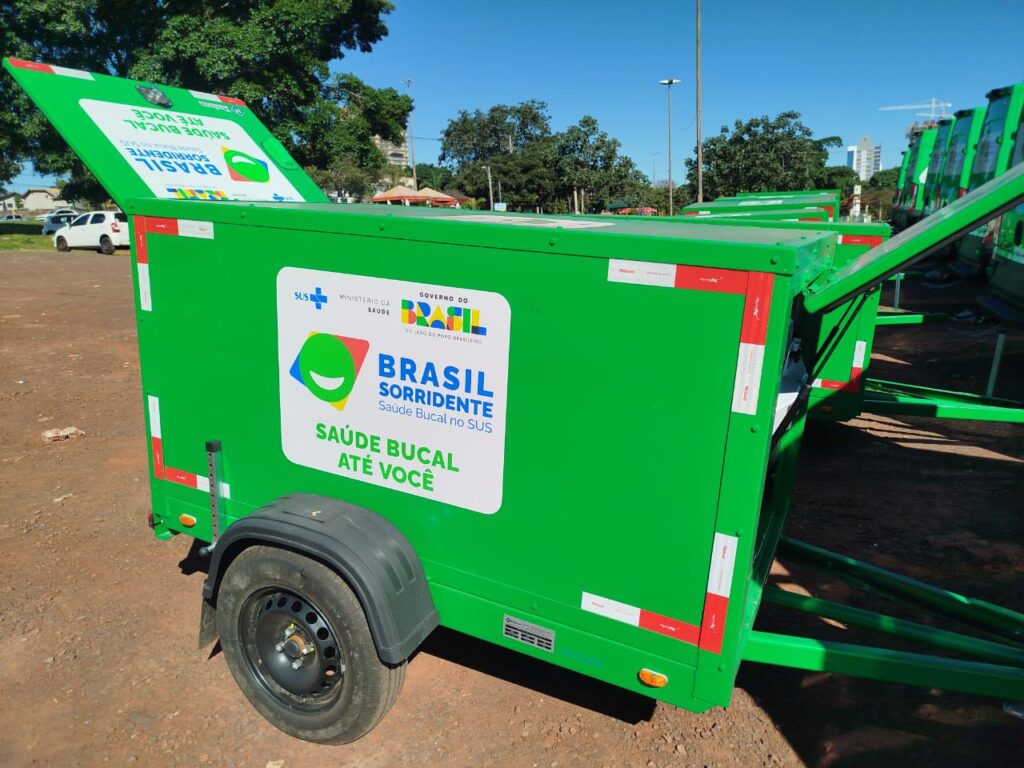 Prefeito de Amambai participa da entrega de Unidade Odontológica Móvel e equipamentos para UBS em Campo Grande Prefeito de Amambai participa da entrega de Unidade Odontológica Móvel e equipamentos para UBS em Campo Grande