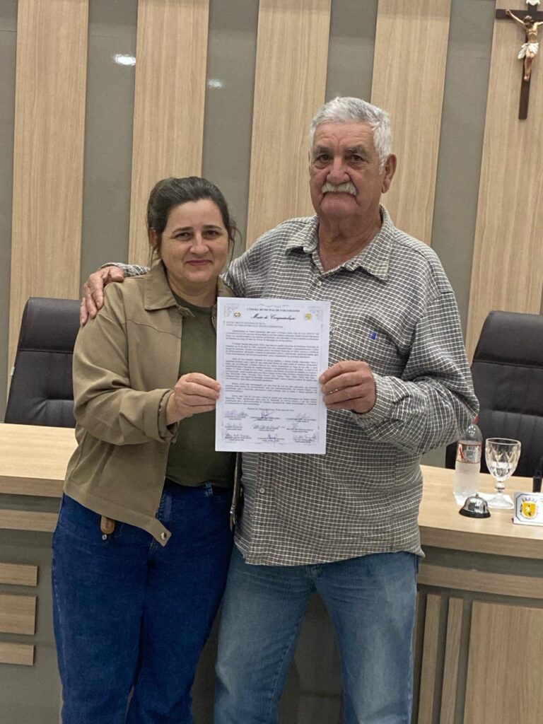 Câmara de Paranhos homenageia servidor com 30 anos de dedicação ao município