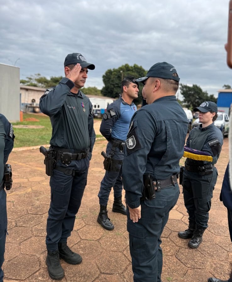 4º BPM realiza solenidade de entrega da medalha de tempo de serviço a policiais militares em Ponta Porã 4º BPM realiza solenidade de entrega da medalha de tempo de serviço a policiais militares em Ponta Porã