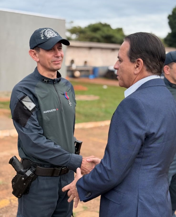 4º BPM realiza solenidade de entrega da medalha de tempo de serviço a policiais militares em Ponta Porã 4º BPM realiza solenidade de entrega da medalha de tempo de serviço a policiais militares em Ponta Porã
