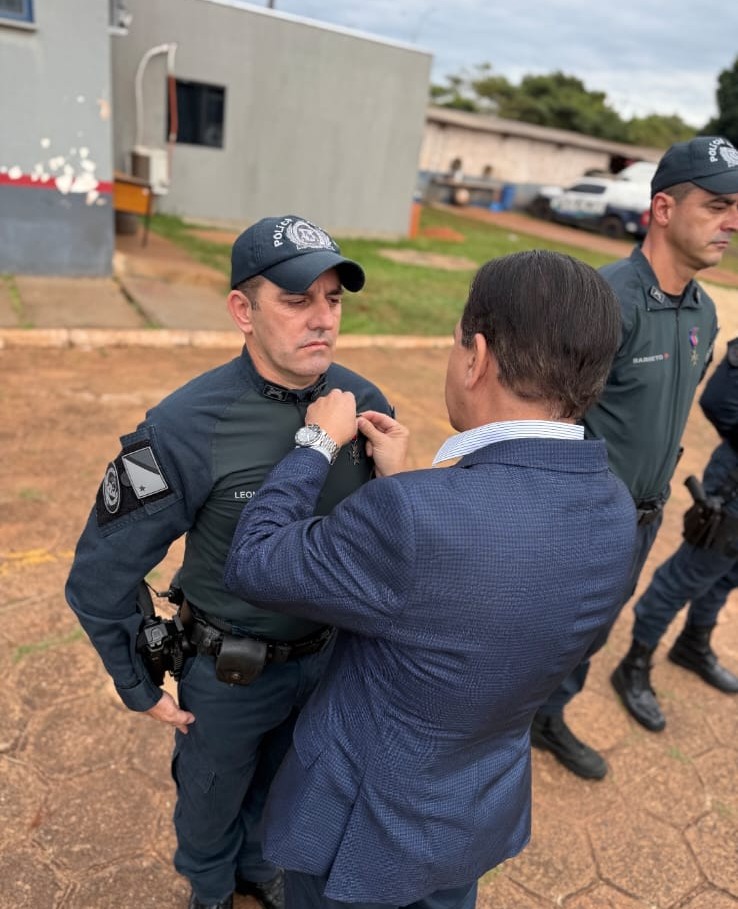 4º BPM realiza solenidade de entrega da medalha de tempo de serviço a policiais militares em Ponta Porã 4º BPM realiza solenidade de entrega da medalha de tempo de serviço a policiais militares em Ponta Porã