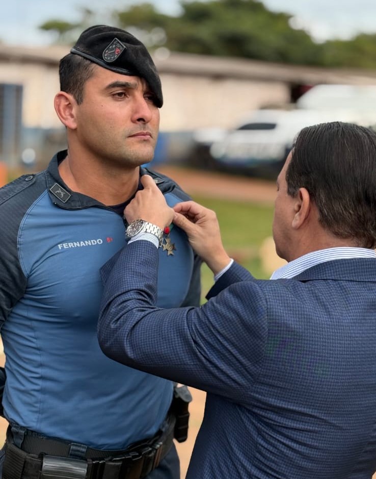 4º BPM realiza solenidade de entrega da medalha de tempo de serviço a policiais militares em Ponta Porã 4º BPM realiza solenidade de entrega da medalha de tempo de serviço a policiais militares em Ponta Porã