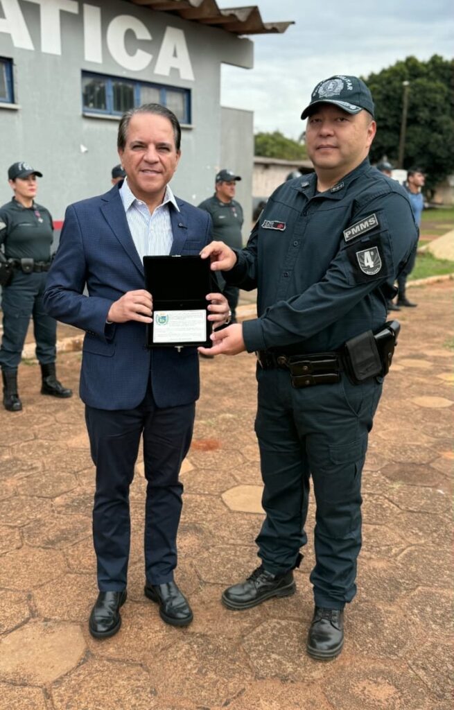 4º BPM realiza solenidade de entrega da medalha de tempo de serviço a policiais militares em Ponta Porã 4º BPM realiza solenidade de entrega da medalha de tempo de serviço a policiais militares em Ponta Porã
