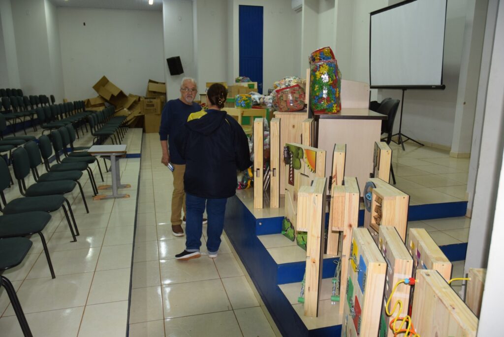 Com recursos próprios, Secretaria de Educação de Iguatemi realiza aquisição de brinquedos terapêuticos e pedagógicos