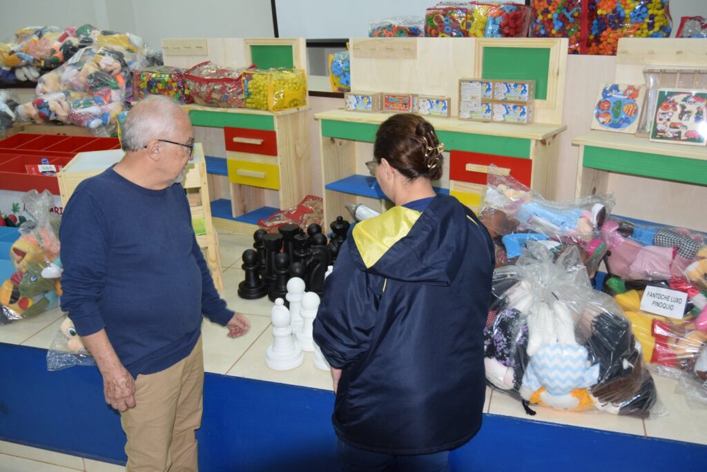 Com recursos próprios, Secretaria de Educação de Iguatemi realiza aquisição de brinquedos terapêuticos e pedagógicos