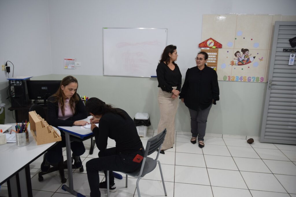 Iguatemi: Vice-prefeita Patrícia, secretário de Saúde Janssen e secretária de Educação Rosângela visitam Centro de Atendimento Educacional Especializado