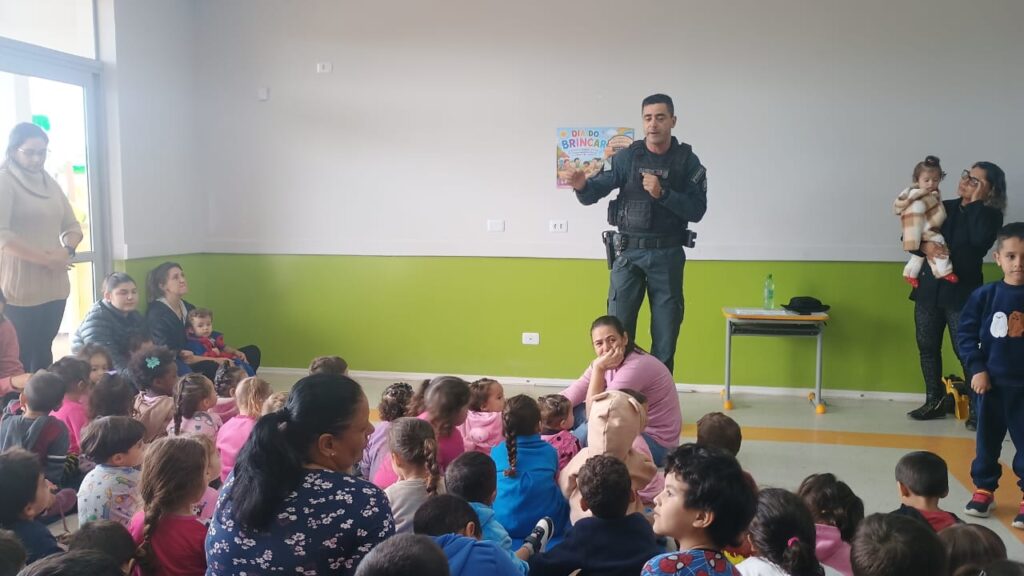 Equipe Canil do 4° BPM participa de projeto educativo sobre a importância dos animais de estimação em Ponta Porã