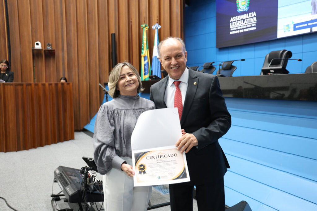 Profissionais da Educação de Amambai participam do encerramento dos Encontros Regionais Formativos na ALEMS Profissionais da Educação de Amambai participam do encerramento dos Encontros Regionais Formativos na ALEMS