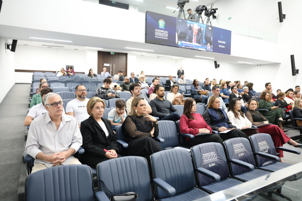 Profissionais da Educação de Amambai participam do encerramento dos Encontros Regionais Formativos na ALEMS Profissionais da Educação de Amambai participam do encerramento dos Encontros Regionais Formativos na ALEMS