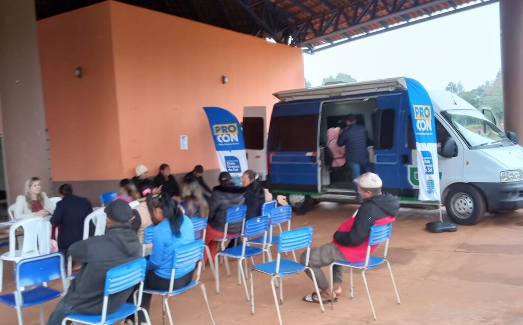 PROCON Itinerante leva atendimento e orientação aos consumidores da Aldeia Amambai