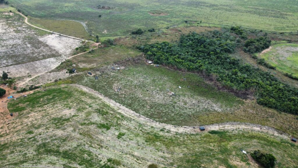Após decisão da Justiça Federal, indígenas voltam a ocupar Fazenda Limoeiro em Amambai Após decisão da Justiça Federal, indígenas voltam a ocupar Fazenda Limoeiro em Amambai