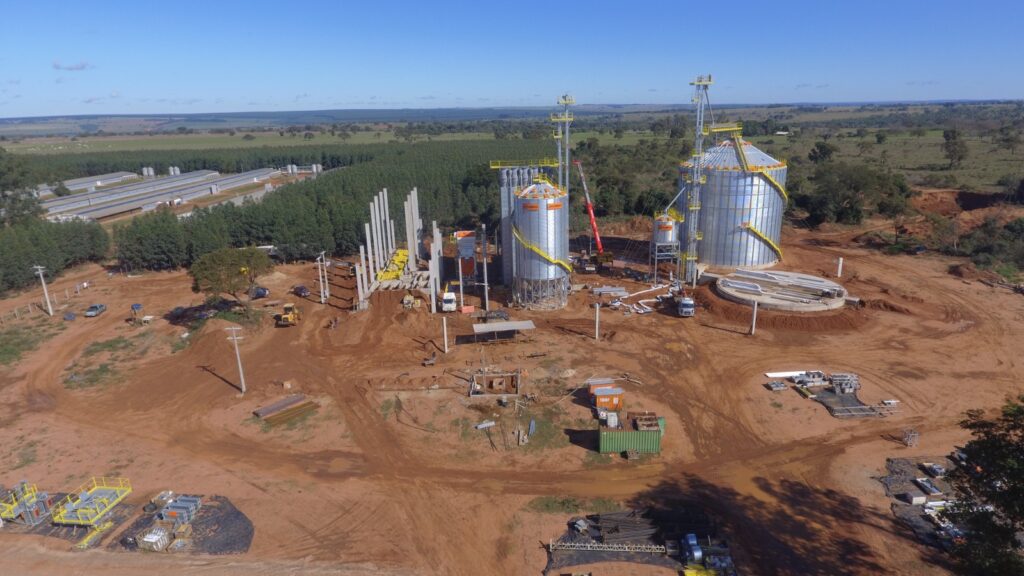 Prefeito Lídio Ledesma visita instalações da Cooperschutz, empresa que reforçará o agronegócio de Iguatemi e região