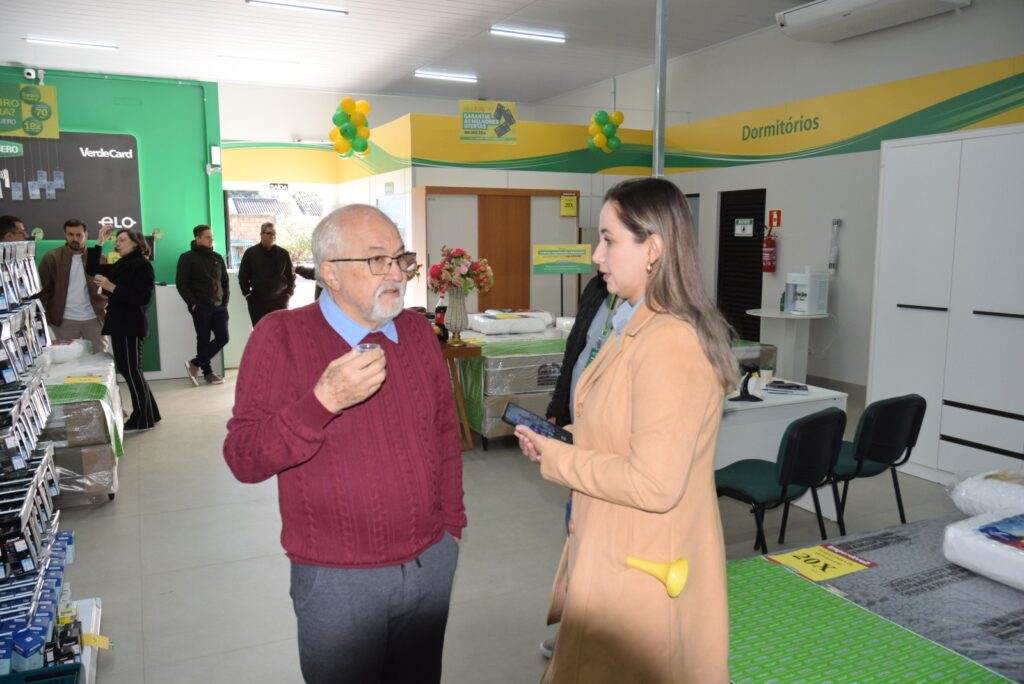 Prefeito Dr. Lídio e autoridades prestigiam a inauguração da filial das Lojas Quero-Quero S.A. em Iguatemi