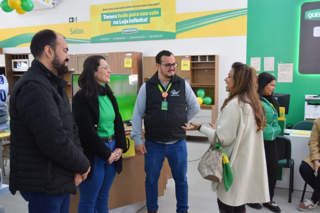 Prefeito Dr. Lídio e autoridades prestigiam a inauguração da filial das Lojas Quero-Quero S.A. em Iguatemi