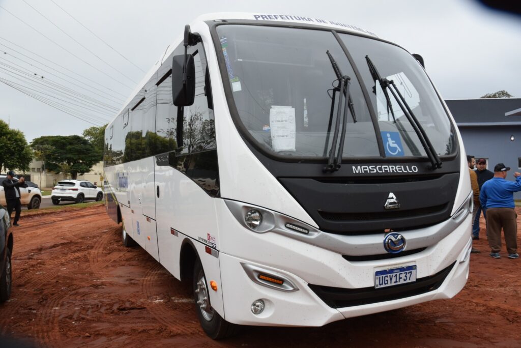 Prefeitura de Iguatemi adquire ônibus com recursos próprios