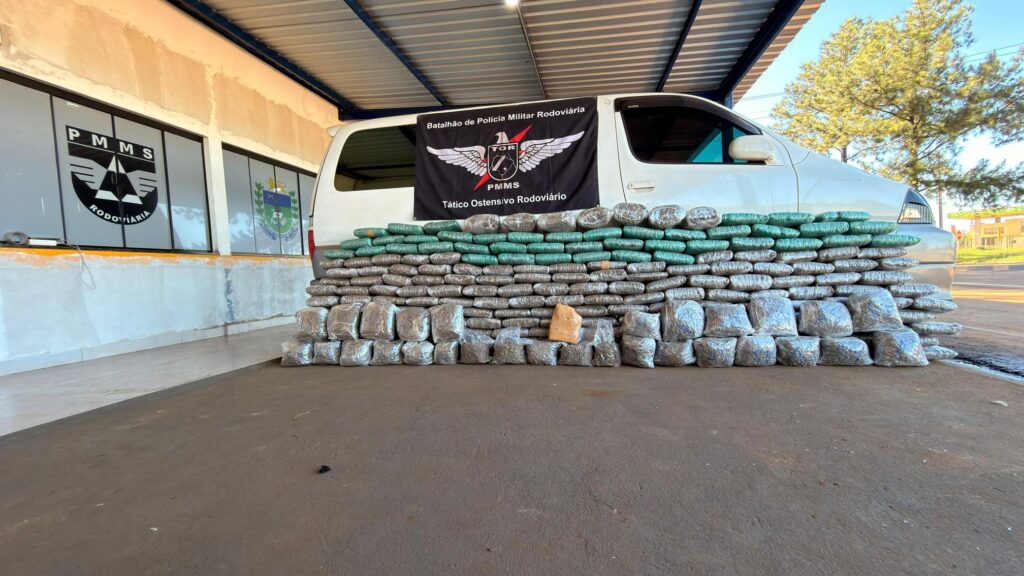 PMRv apreende quase 240 quilos de skunk após perseguição na MS-165 em Coronel Sapucaia
