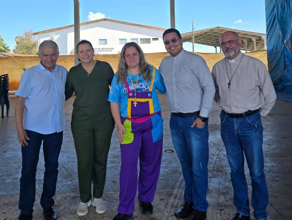 Prefeita de Caarapó visita retiro Despertar e destaca participação de jovens e adolescentes em encontro cristão Prefeita de Caarapó visita retiro Despertar e destaca participação de jovens e adolescentes em encontro cristão