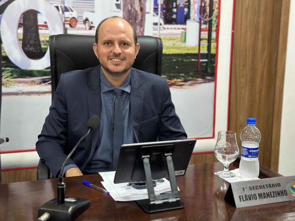 Caarapó: Flávio Augusto promove projeto de visitação ao Legislativo e recebe alunos da Escola Cândido Lemes Caarapó: Flávio Augusto promove projeto de visitação ao Legislativo e recebe alunos da Escola Cândido Lemes