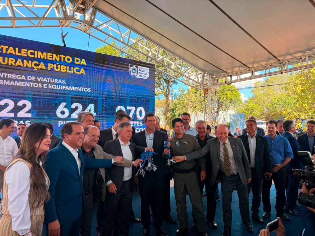 Iguatemi: Prefeito Lídio Ledesma participa de solenidade para entrega de viaturas na Capital do Estado Iguatemi: Prefeito Lídio Ledesma participa de solenidade para entrega de viaturas na Capital do Estado