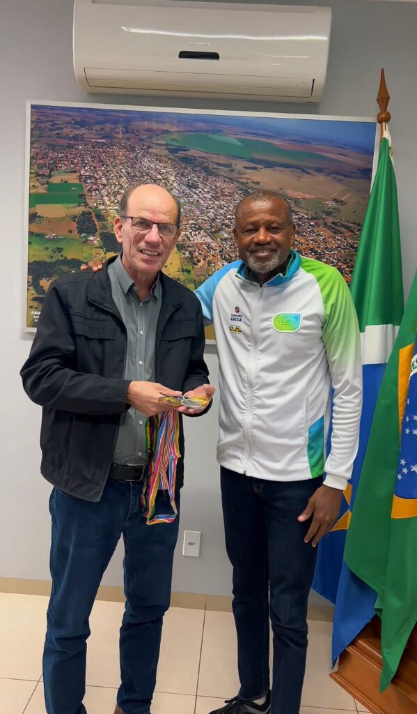 Prefeito de Amambai recebe um dos maiores nomes do atletismo brasileiro Prefeito de Amambai recebe um dos maiores nomes do atletismo brasileiro