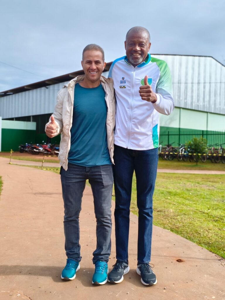 Prefeito de Amambai recebe um dos maiores nomes do atletismo brasileiro Prefeito de Amambai recebe um dos maiores nomes do atletismo brasileiro