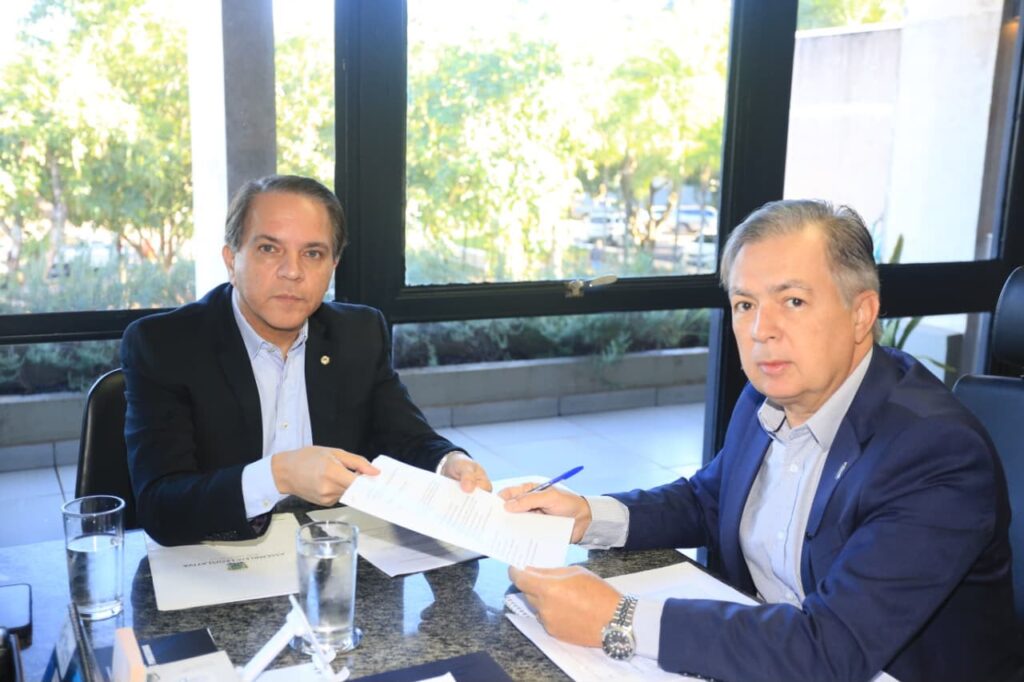 Coronel David propõe ao governo Plano Integrado de Segurança para Fronteiras e Divisas e apresenta projeto que cria orçamento próprio para as ações Coronel David propõe ao governo Plano Integrado de Segurança para Fronteiras e Divisas e apresenta projeto que cria orçamento próprio para as ações