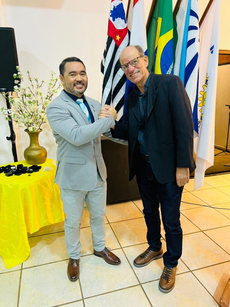 Prefeito Sérgio Barbosa participa da posse da nova diretoria do Rotary Club de Amambai Prefeito Sérgio Barbosa participa da posse da nova diretoria do Rotary Club de Amambai