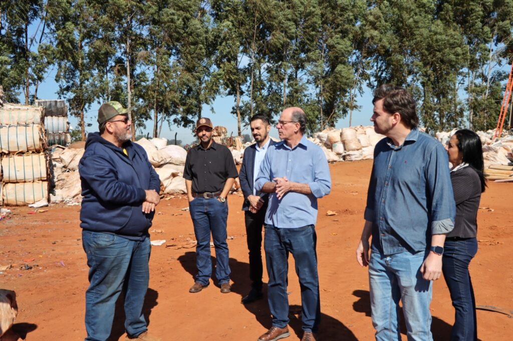Prefeito de Amambai encerra missão técnica em Chapadão do Sul com foco em inovação e gestão pública Prefeito de Amambai encerra missão técnica em Chapadão do Sul com foco em inovação e gestão pública