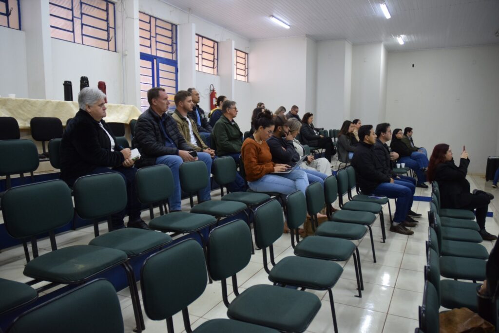 Iguatemi é sede do curso de capacitação do Projeto Rede Clima Tempo Iguatemi é sede do curso de capacitação do Projeto Rede Clima Tempo