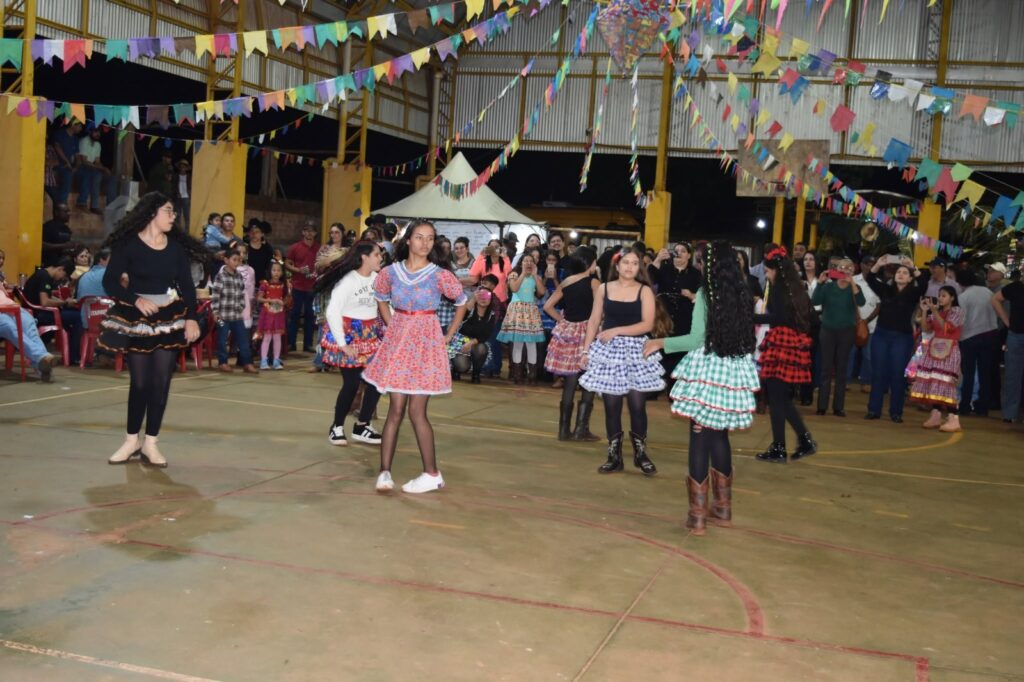 Iguatemi: Em noite de alegria e tradição, Festa Julina movimenta comunidade escolar no Assentamento Auxiliadora