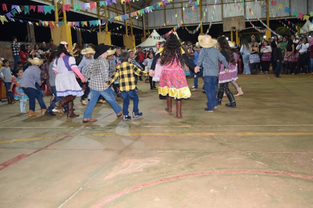 Iguatemi: Em noite de alegria e tradição, Festa Julina movimenta comunidade escolar no Assentamento Auxiliadora