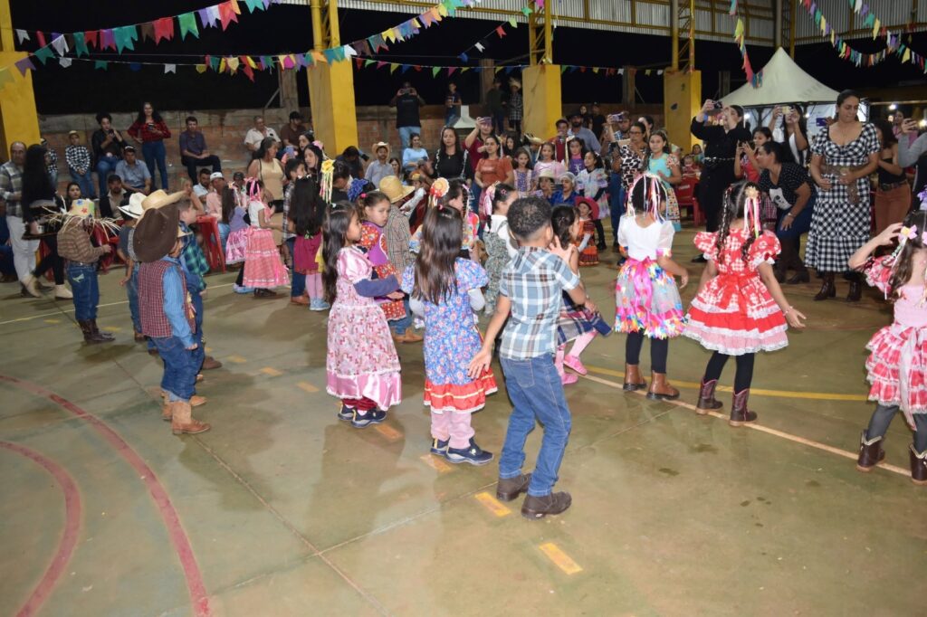 Iguatemi: Em noite de alegria e tradição, Festa Julina movimenta comunidade escolar no Assentamento Auxiliadora