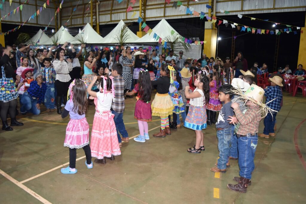 Iguatemi: Em noite de alegria e tradição, Festa Julina movimenta comunidade escolar no Assentamento Auxiliadora