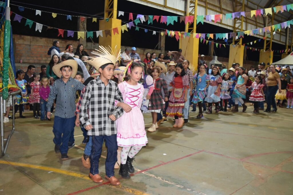 Iguatemi: Em noite de alegria e tradição, Festa Julina movimenta comunidade escolar no Assentamento Auxiliadora