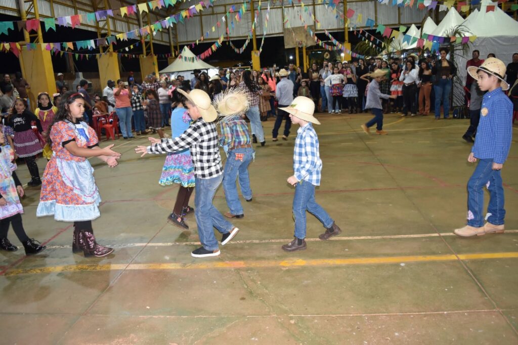 Iguatemi: Em noite de alegria e tradição, Festa Julina movimenta comunidade escolar no Assentamento Auxiliadora