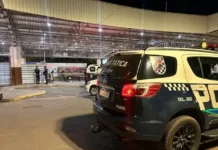 Atirador pergunta se jovem é do PCC e o executa em rodoviária no leste do Estado