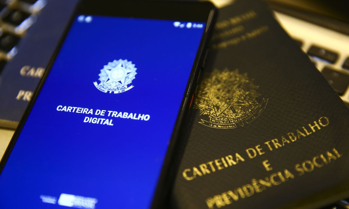 Caged: Brasil abre 83,3 mil vagas com carteira assinada em janeiro
