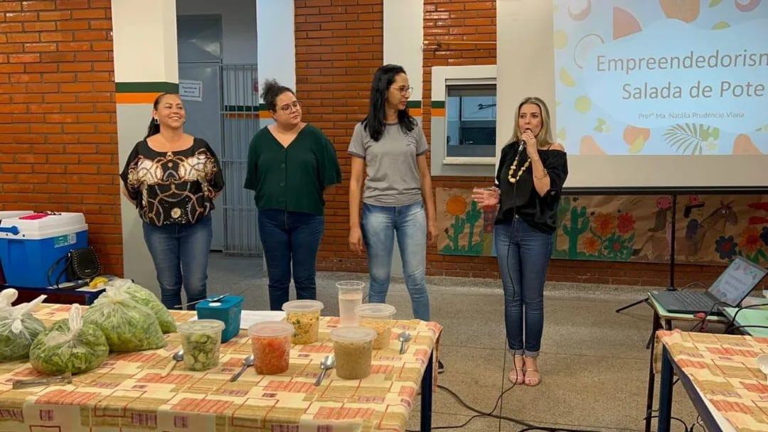 Educação de Naviraí realiza projeto sobre empreendedorismo e economia criativa com alunos da EJA