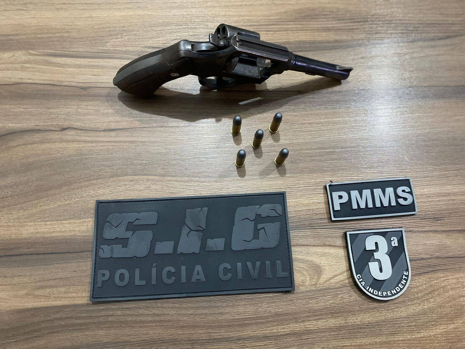 Em menos de 24 horas, polícias Civil e Militar prendem homens que furtaram revólveres em Amambai