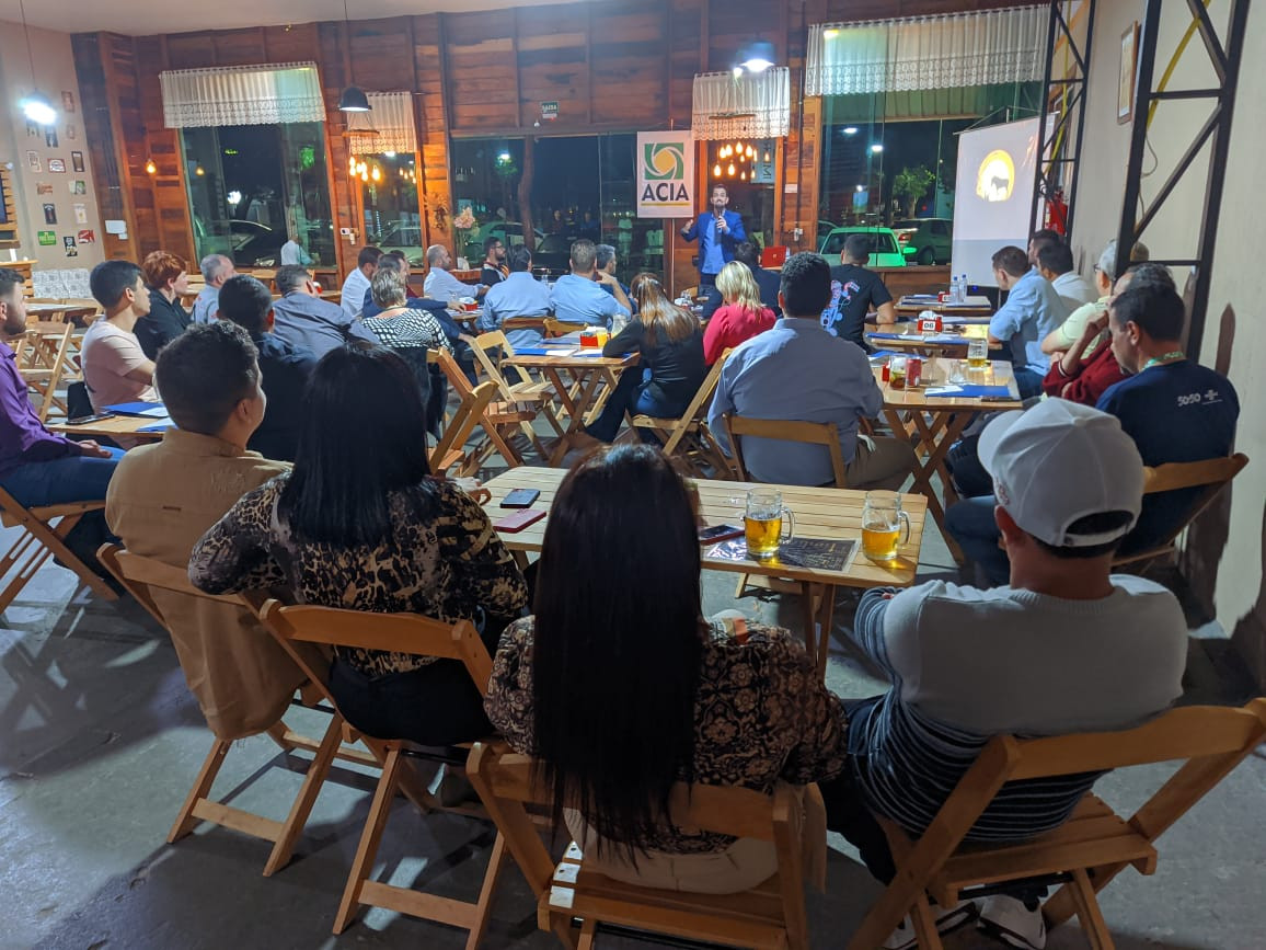 Com palestra sobre negócios, ACIA realizou o 1° Happy Hour em Amambai