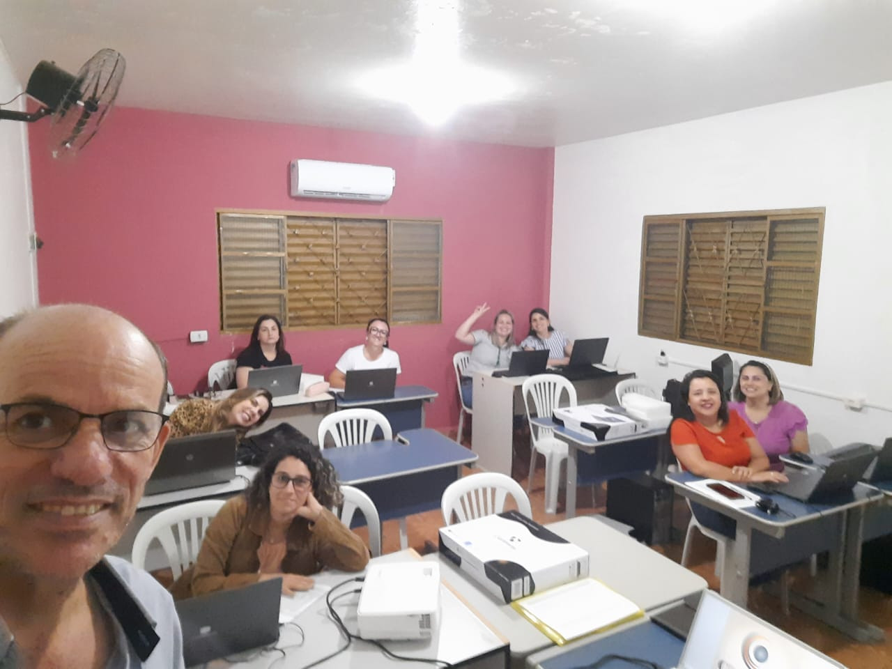 Centrinho entrega certificados de cursos a 25 alunos nesta quarta-feira em Amambai