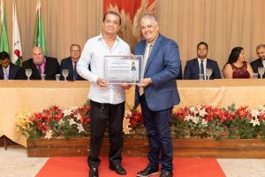 Toninho Lima homenageia Justino Antônio da Silva com Título de Cidadão Caarapoense