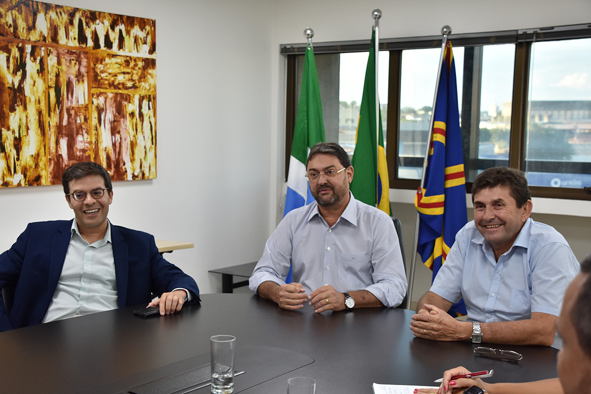 Presidente da Fiems reúne-se com entidades para debater instalação de indústria de celulose em Inocência
