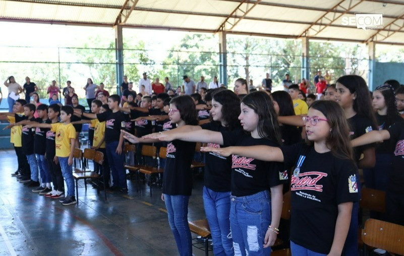 Formatura do PROERD em Amambai fortalece compromisso contra as drogas e a violência