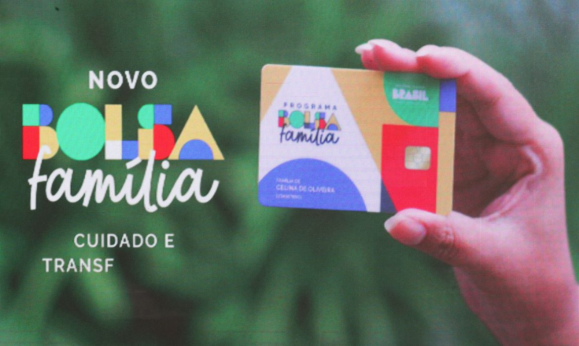 Caixa paga novo Bolsa Família a beneficiários com NIS de final 4