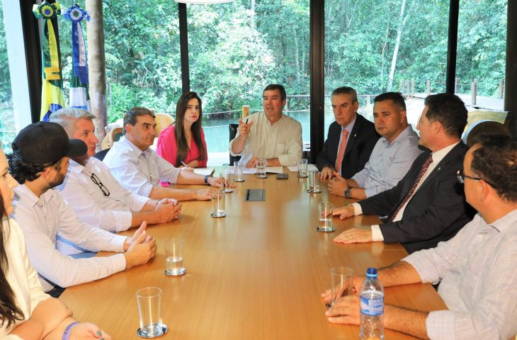 Com foco na infraestrutura, governador assina convênio para repasse de recursos ao Conisul