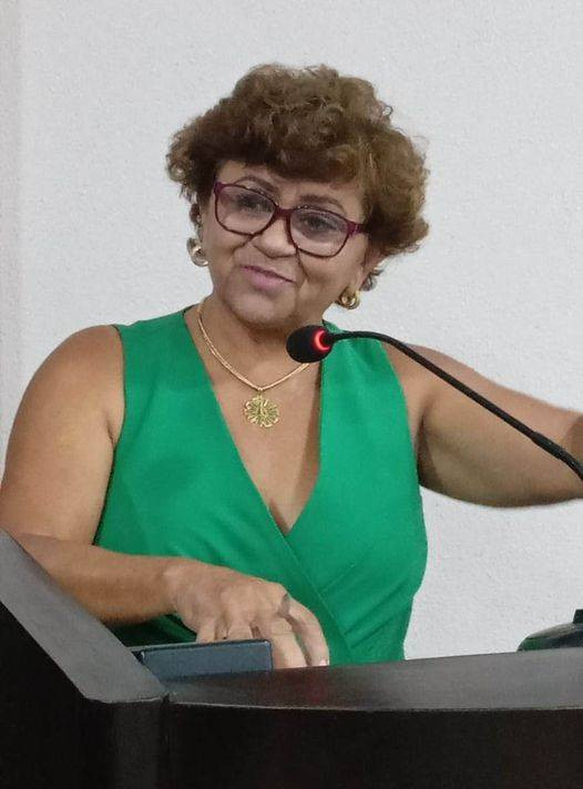 Celinha pede a viabilização da implantação do Serviço de Assistência Social para o Hospital Municipal